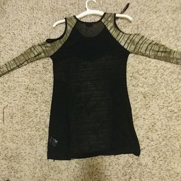 Shirt - Picture 3 of 3